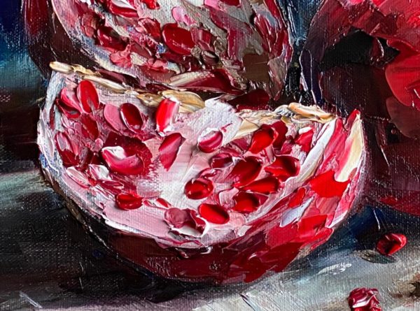 Л_20 Spice of Life — detail, highlights on the pomegranate